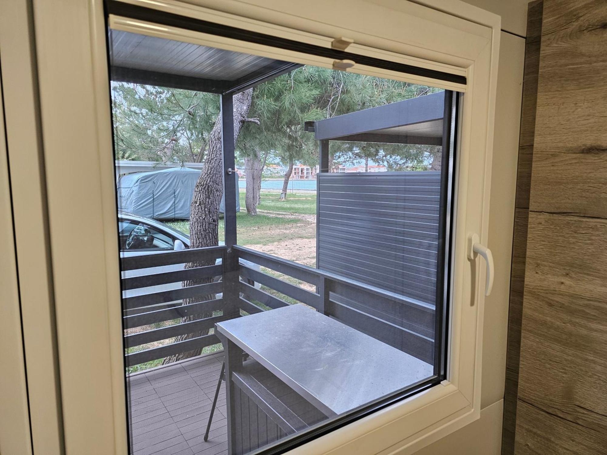 K9 Mobile Home Camp Dalmacija Privlaka プリヴラカ エクステリア 写真